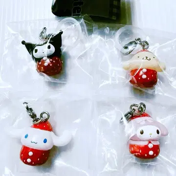 산리오 캐릭터즈 딸기 메지루시 액세서리 4종 세트