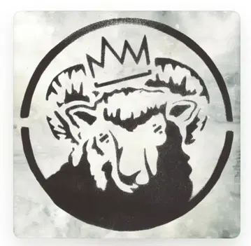 양 머리와 왕관 디자인 스텐실 시트 빅 사이즈