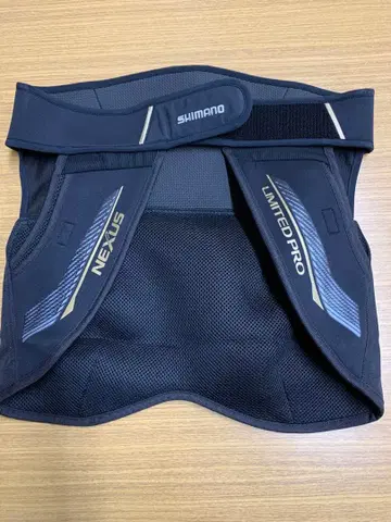 시마노 넥서스 힙 가드 리미티드 프로 GU-101R L 사이즈