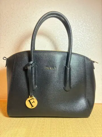 FURLA 블랙 핸드백