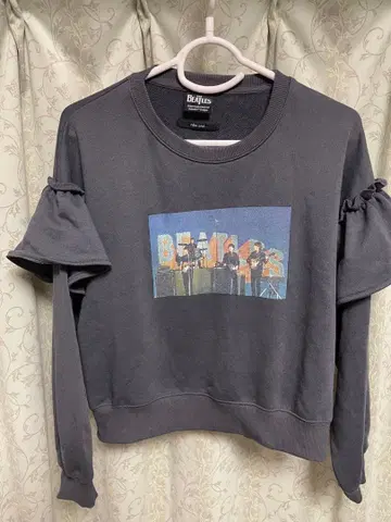 THE BEATLES 프릴 슬리브 숏 기장 스웨트 그레이 새상품급