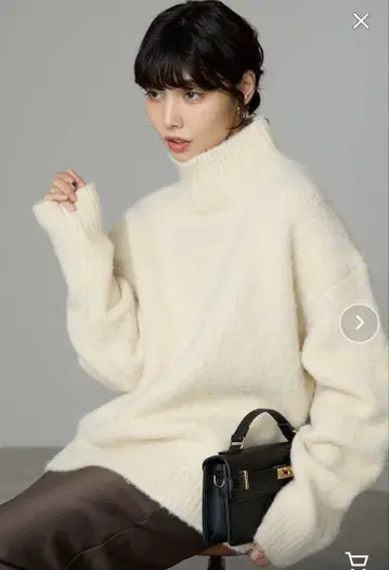 [ 미착용 새상품 ] SOTT 오버 사이즈 터틀 니트 아이보리 FREE