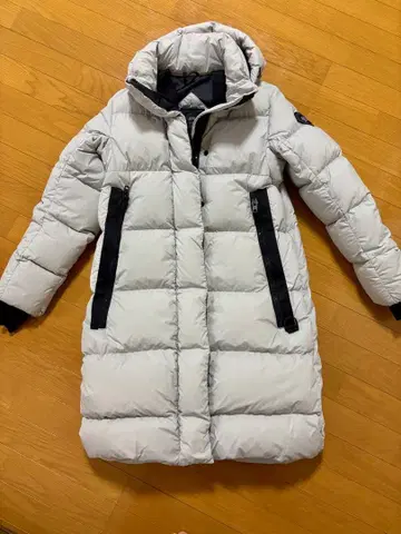 Canada Goose 화이트 다운 자켓