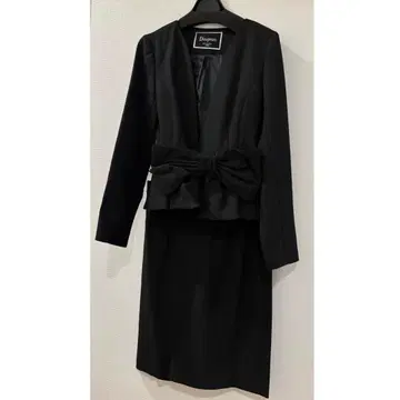 그레이스 콘티넨탈 페플럼 리본 자켓&스커트 셋업