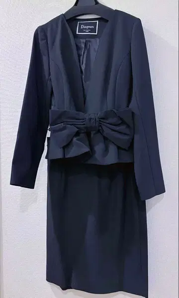 새상품급 페플럼 리본 자켓 & 스커트 셋업