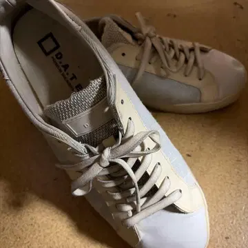 D.A.T.E. 화이트 스니커즈