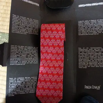 Pineda Covalin 빨간색 꽃무늬 넥타이