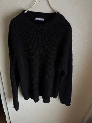 ZARA 데미지 이펙트 스웨터 블랙