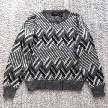 Peter England 모노톤 기하학 패턴 디자인 니트