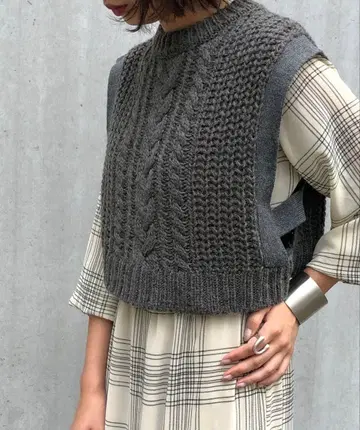 그레이 케이블 짜임 니트 베스트 프리 사이즈