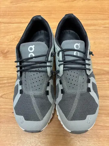 On cloud5 온클라우드 그레이 러닝화