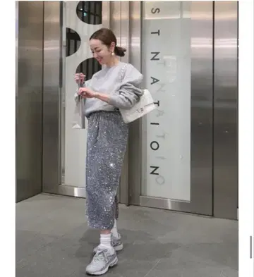 미사용 AMOMMA 스팽글 스커트 그레이