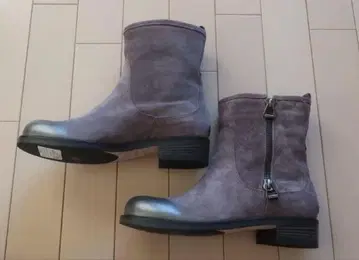 [ 새상품 박스 포함 ] Jimmy Choo 스웨이드 엔지니어 부츠