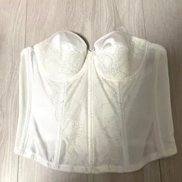 브라이덜 이너 레이스 장식 포함