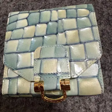 아타오 로토오 스카이블루와 화이트의 에나멜 접이식 지갑