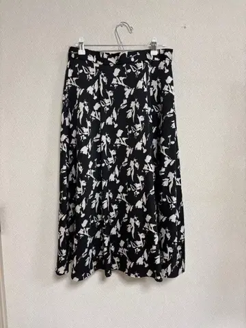 23구 꽃무늬 플레어 롱 스커트 40