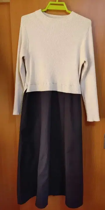 베이지 블랙 티셔츠 니트 롱 원피스 KEYUCA