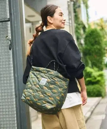 [ KiU x FREAK'S STORE ] 별주 패디드 토트백 [완판템]