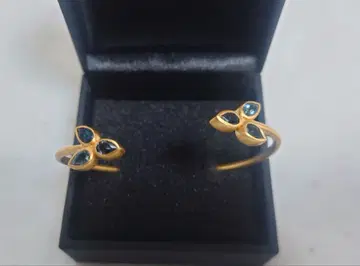 아르티다 우드 런던 블루 토파즈 데이지 뱅글