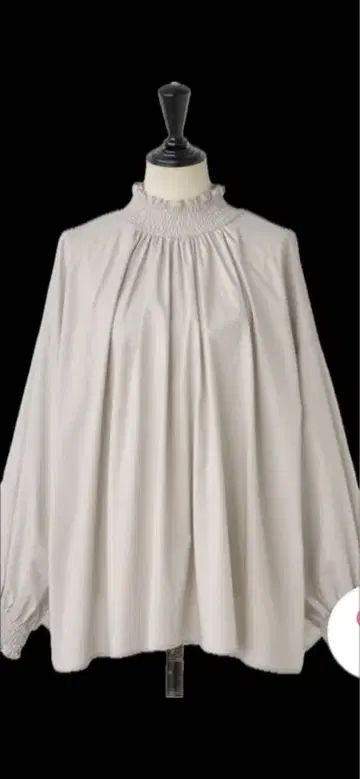 비어즐리 프릴 넥 그레이 셔츠 F 사이즈