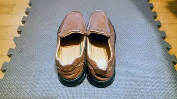 브라운 가죽 슬립온