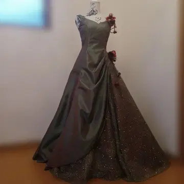 다크 그린 롱 드레스 플라워 장식