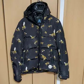 GUILD PRIME 벌 패턴 다운 자켓 M 사이즈