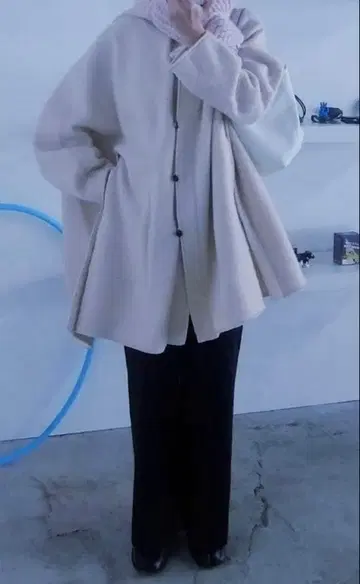 TENNE HANDCRAFTED MODERN 니트 케이프 코트