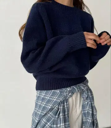 El mar 절개 컴팩트 크루 니트