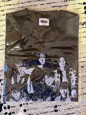 TravisJapan 월드 투어 2025 굿즈 티셔츠