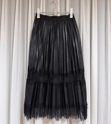 ZARA 블랙 레이스 트리밍 플리츠 스커트