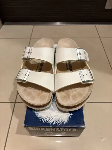 BIRKENSTOCK 애리조나 화이트 가죽 38