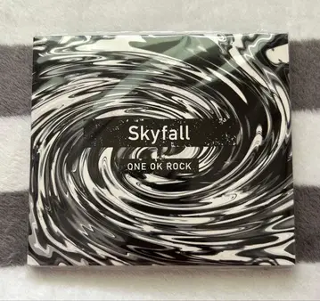레어 [회장 한정판] ONE OK ROCK Skyfall CD