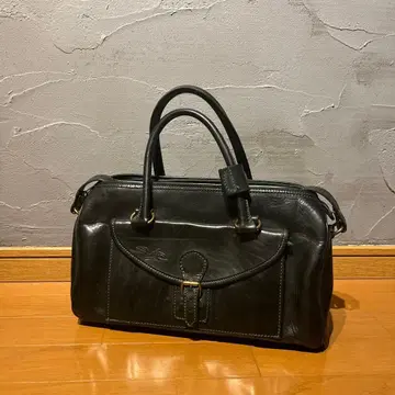 블랙 가죽 핸드백