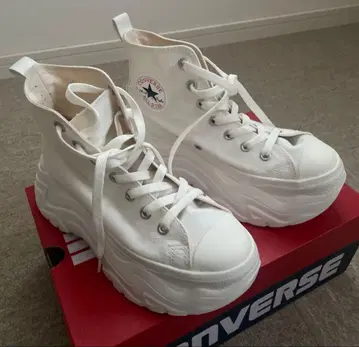 CONVERSE 통굽 화이트 하이컷 스니커즈