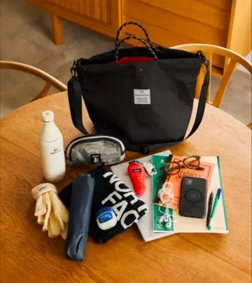 [ KiU x FREAK'S STORE ] 별주 2WAY 토트백 발수