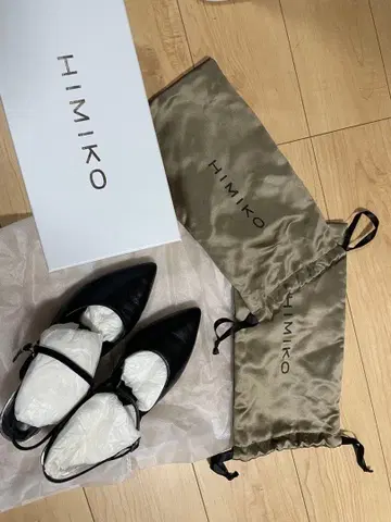 HIMIKO 블랙 스틸레토 하이힐