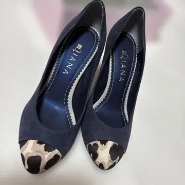 DIANA 네이비 하이힐 새상품