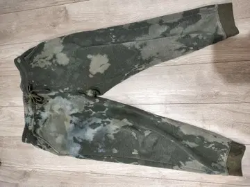 카모 패턴 타이다이풍 팬츠