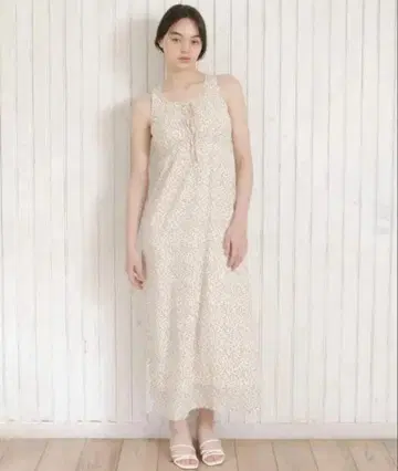 미니 꽃무늬 슬리브리스 롱 기장 원피스 TINA: JOJUN