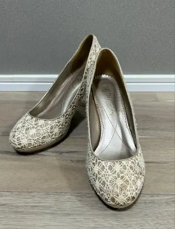 아이보리 레이스 펌프스 22.5cm