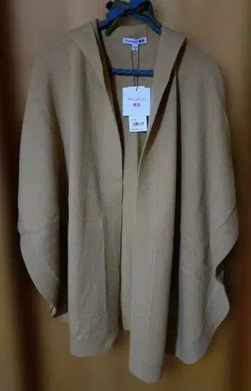 유니클로 JW ANDERSON 후드 부착 판초 베이지 ONE SIZE