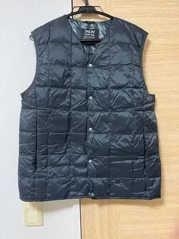 타이온 TAION 베이직 V넥 버튼 이너 다운 베스트 S