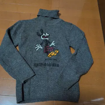 Hysteric Glamour 미키 자수 터틀넥 스웨터