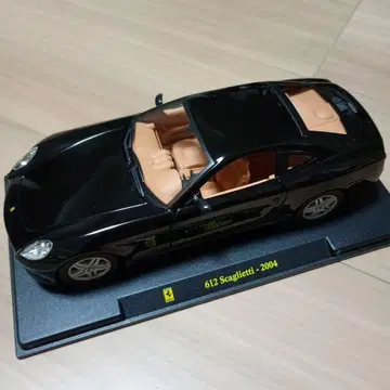 burago Ferrari 612 Scaglietti 2004 1/24