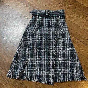 트위드풍 체크 무늬 플레어 스커트