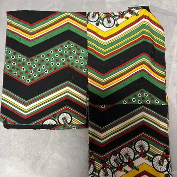 모던 안테나 사이클링 패턴 기모노