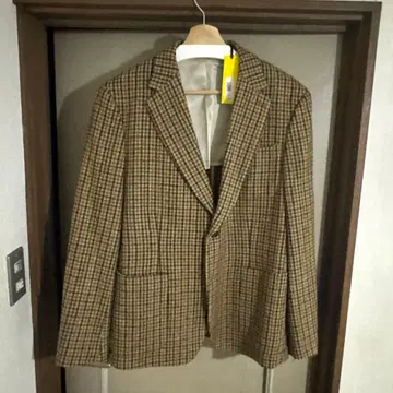 브라운 계열 체크 무늬 테일러드 자켓