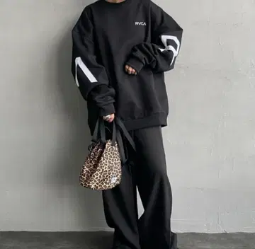 루카 FAKE RVCA 백 로고 크루넥 맨투맨