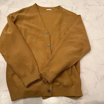 브라운 가디건 3개 버튼